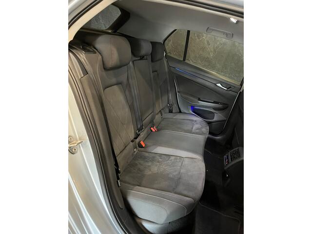 Volkswagen Golf 1.5 eTSI Style DSG AUTOMAAT NAP PANO