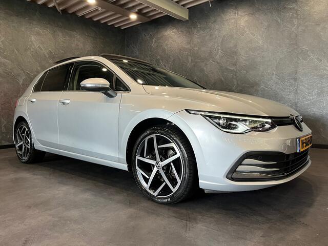Volkswagen Golf 1.5 eTSI Style DSG AUTOMAAT NAP PANO
