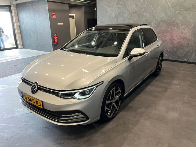 Volkswagen Golf 1.5 eTSI Style DSG AUTOMAAT NAP PANO