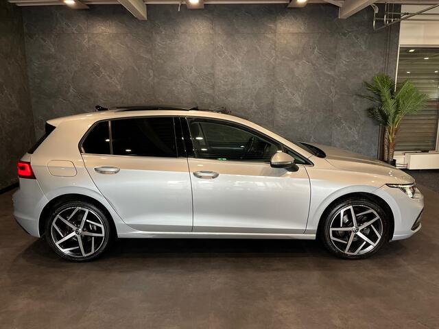 Volkswagen Golf 1.5 eTSI Style DSG AUTOMAAT NAP PANO