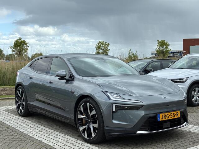 Polestar 4 Long Range Dual motor Perf Pilot Plus 100 kWh Polestar 4 Long range dual motor Performance