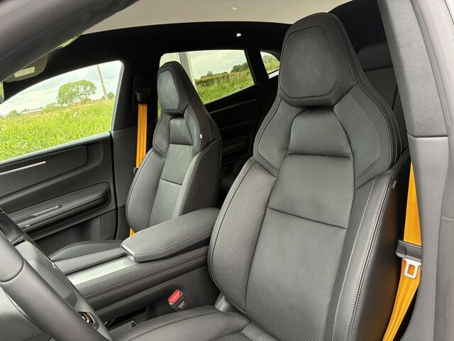 Polestar 4 Long Range Dual motor Perf Pilot Plus 100 kWh Polestar 4 Long range dual motor Performance