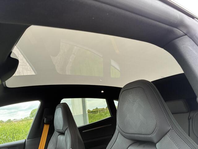 Polestar 4 Long Range Dual motor Perf Pilot Plus 100 kWh Polestar 4 Long range dual motor Performance