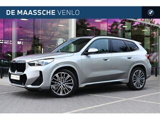 BMW X1 sDrive18i M Sport Automaat / Trekhaak / Panoramadak / Driving Assistant Plus / Stuurverwarming / Harman Kardon / 20