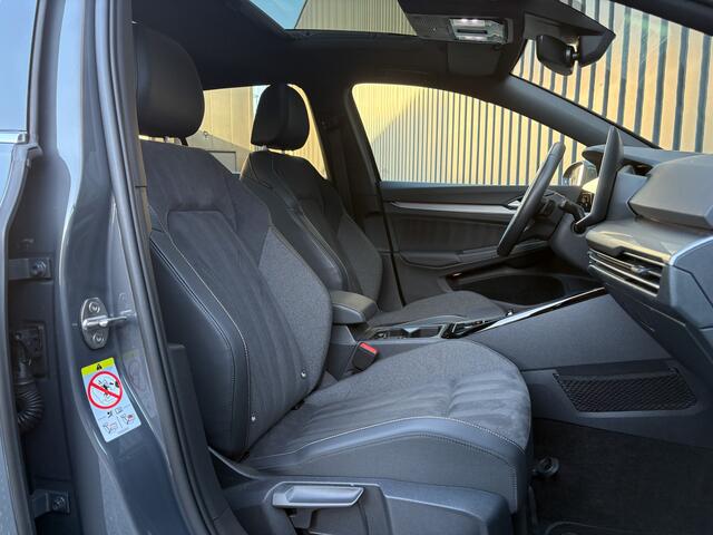 Volkswagen Golf 1.5 eTSI 50 Edition | Panodak | Stoelgeheugen | Head Up | Prijs Rijklaar