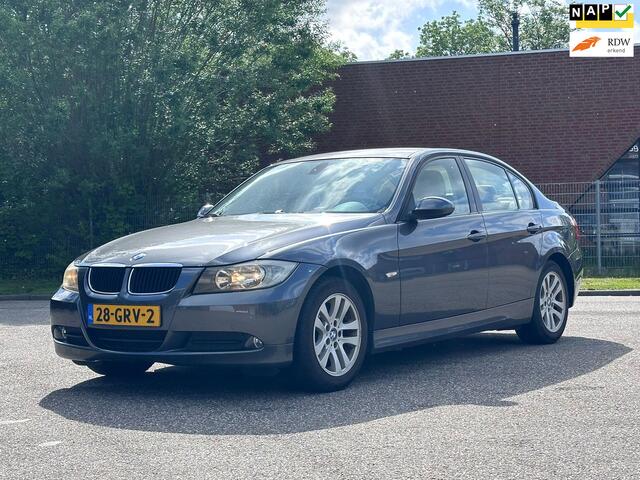BMW 3-Serie 316i Executive CruiseClimaTrekhaakNAPLM velgenDealer onderhouden
