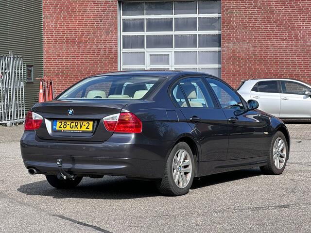 BMW 3-Serie 316i Executive CruiseClimaTrekhaakNAPLM velgenDealer onderhouden