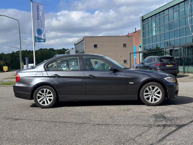 BMW 3-Serie 316i Executive CruiseClimaTrekhaakNAPLM velgenDealer onderhouden