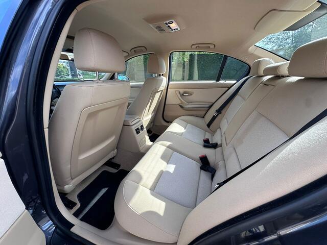 BMW 3-Serie 316i Executive CruiseClimaTrekhaakNAPLM velgenDealer onderhouden