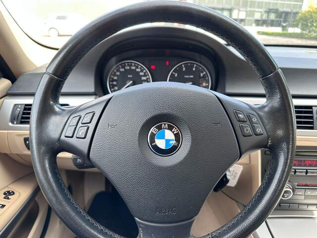 BMW 3-Serie 316i Executive CruiseClimaTrekhaakNAPLM velgenDealer onderhouden