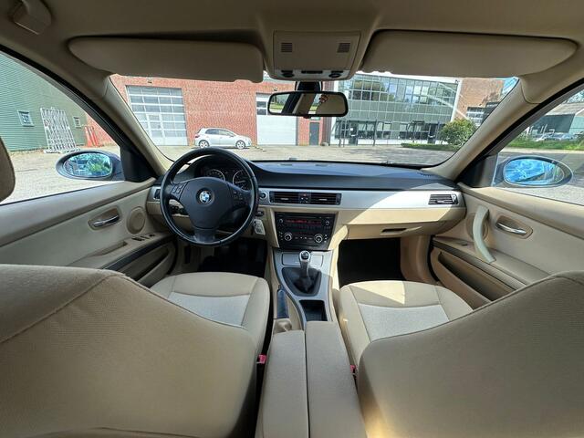 BMW 3-Serie 316i Executive CruiseClimaTrekhaakNAPLM velgenDealer onderhouden