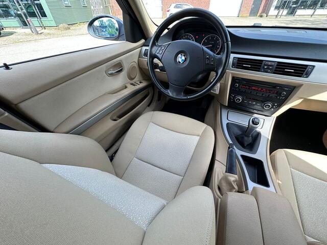 BMW 3-Serie 316i Executive CruiseClimaTrekhaakNAPLM velgenDealer onderhouden