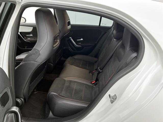 Mercedes-Benz A-Klasse 250 e AMG Line | Panoramadak | Achteruitrijcamera | Digitale radio DAB+ | Night pakket | Inclusief 24 maanden MB Certified garantie voor Euro