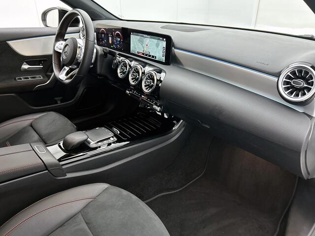 Mercedes-Benz A-Klasse 250 e AMG Line | Panoramadak | Achteruitrijcamera | Digitale radio DAB+ | Night pakket | Inclusief 24 maanden MB Certified garantie voor Euro