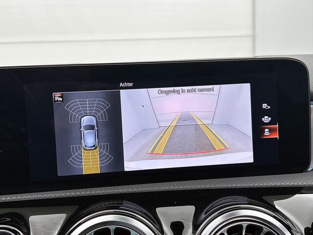 Mercedes-Benz A-Klasse 250 e AMG Line | Panoramadak | Achteruitrijcamera | Digitale radio DAB+ | Night pakket | Inclusief 24 maanden MB Certified garantie voor Euro