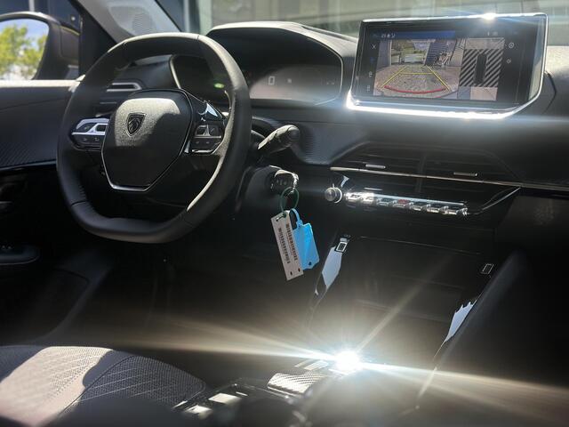 Peugeot 208 1.2 Hybrid 110 e-DCS6 Allure | Climate Control | Navigatie | Full LED | DAB | Parkeercamera/-sensoren | Apple Carplay/Android Auto | Dode hoekdete