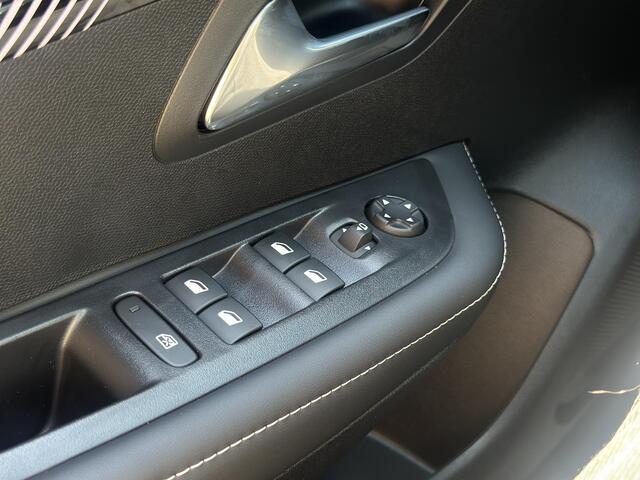 Peugeot 208 1.2 Hybrid 110 e-DCS6 Allure | Climate Control | Navigatie | Full LED | DAB | Parkeercamera/-sensoren | Apple Carplay/Android Auto | Dode hoekdete