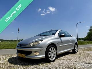 PEUGEOT 206 CC 1.6-16V Quiksilver, BJ 2004, APK Juni 2027