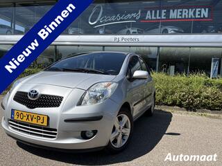 TOYOTA YARIS 1.3 VVTi Luna MMT Airco - Licht metalen velgen 15 inch - Radio - Centrale vergrendeling met afstandsbediening - Mistlampen - Lederen versnellingspook - Stuur leder - Elektrische ramen