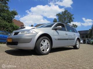 RENAULT MEGANE Grand Tour 1.6-16V Dynamique Luxe / Automaat