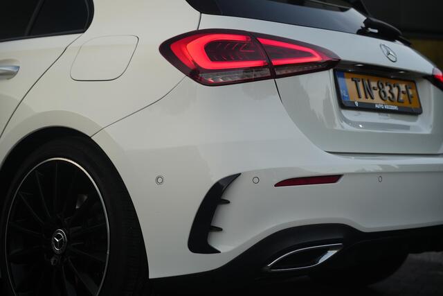 Mercedes-Benz A-Klasse 200 Launch Edition Premium Plus AMG panoramadak AMBIENT Apple Carplay Brake assist Camera Multimedia Getint glas 19L.M. Cruise Navi