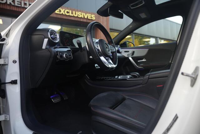 Mercedes-Benz A-Klasse 200 Launch Edition Premium Plus AMG panoramadak AMBIENT Apple Carplay Brake assist Camera Multimedia Getint glas 19L.M. Cruise Navi