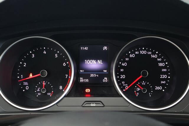 Volkswagen Tiguan 1.4 TSI ACT R Line 150pk | Trekhaak | Stoelmassage | Carplay