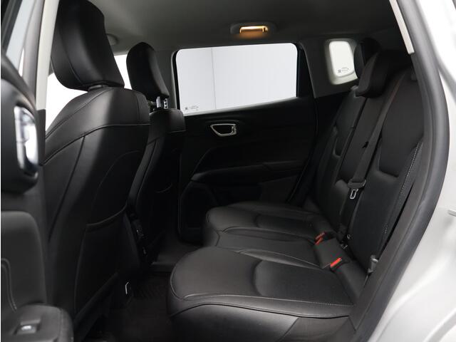 Jeep Compass 4xe 240 Plug-in Hybrid Electric S TREKHAAK