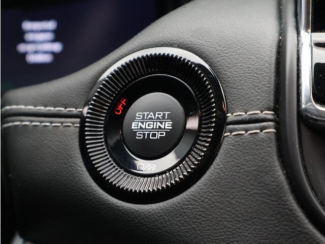 Jeep Compass 4xe 240 Plug-in Hybrid Electric S TREKHAAK