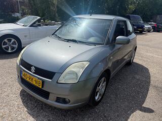 SUZUKI SWIFT 1.5 Exclusive auto is netjes met airco met nieuwe apk