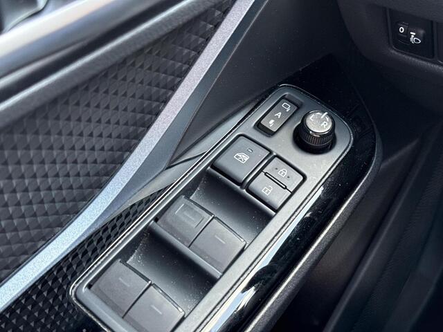 Toyota C-HR 1.8 Hybrid First Edition JBL AUDIO/ STUURVERWARMING/ DODEHOEK DETECTIE