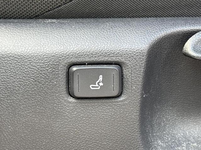Toyota C-HR 1.8 Hybrid First Edition JBL AUDIO/ STUURVERWARMING/ DODEHOEK DETECTIE