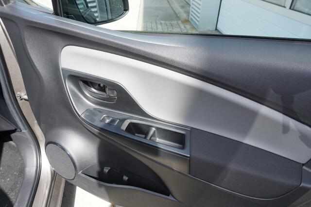 Toyota Yaris 1.3 VVT-i Now Airco|Trekhaak|