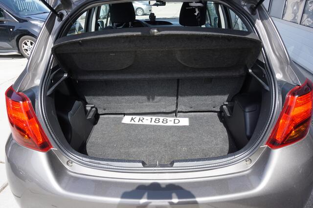 Toyota Yaris 1.3 VVT-i Now Airco|Trekhaak|