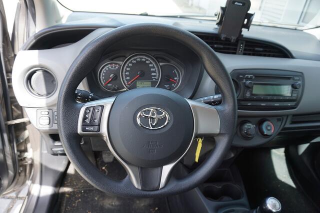 Toyota Yaris 1.3 VVT-i Now Airco|Trekhaak|