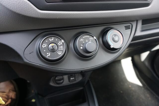 Toyota Yaris 1.3 VVT-i Now Airco|Trekhaak|