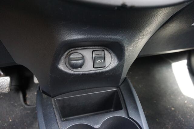Toyota Yaris 1.3 VVT-i Now Airco|Trekhaak|