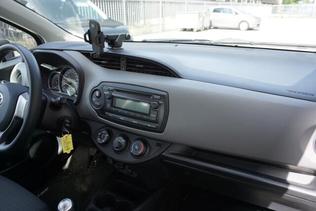Toyota Yaris 1.3 VVT-i Now Airco|Trekhaak|