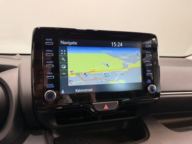 Toyota Yaris 1.5 Hybrid 115 Style Bi-Tone Limited | Head-up display | Dodehoekdetectie | Parkeersensoren voor en achter | Apple Carplay |
