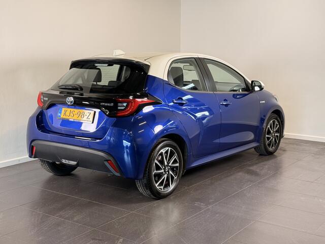 Toyota Yaris 1.5 Hybrid 115 Style Bi-Tone Limited | Head-up display | Dodehoekdetectie | Parkeersensoren voor en achter | Apple Carplay |