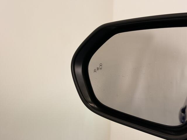 Toyota Yaris 1.5 Hybrid 115 Style Bi-Tone Limited | Head-up display | Dodehoekdetectie | Parkeersensoren voor en achter | Apple Carplay |