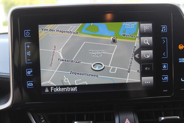 Toyota C-HR 1.8 Hybrid Executive Stuur- en stoelverwarming l Trekhaak l Alarm l PDC voor en achter