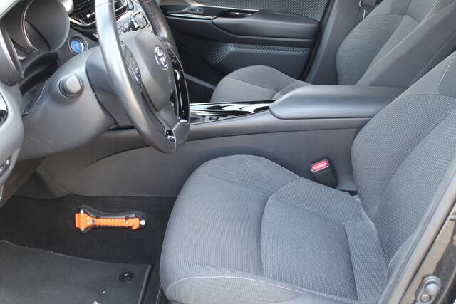 Toyota C-HR 1.8 Hybrid Executive Stuur- en stoelverwarming l Trekhaak l Alarm l PDC voor en achter