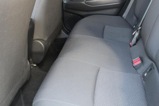 Toyota C-HR 1.8 Hybrid Executive Stuur- en stoelverwarming l Trekhaak l Alarm l PDC voor en achter