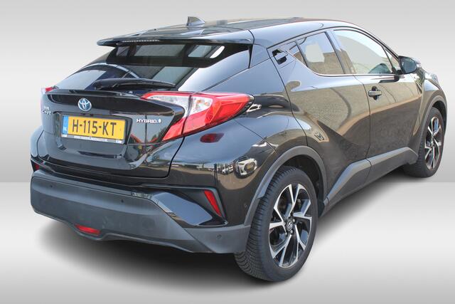 Toyota C-HR 1.8 Hybrid Executive Stuur- en stoelverwarming l Trekhaak l Alarm l PDC voor en achter