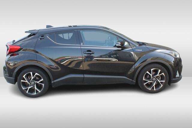 Toyota C-HR 1.8 Hybrid Executive Stuur- en stoelverwarming l Trekhaak l Alarm l PDC voor en achter