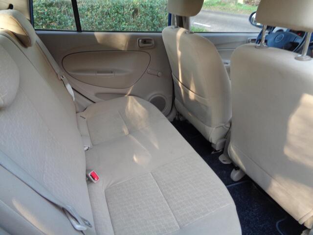 Daihatsu Cuore 1.0-12V 5d. Anniversary | NW. DISTR.+KOPPELING 5-DEURS Boekjes 2009| RIJKLAAR