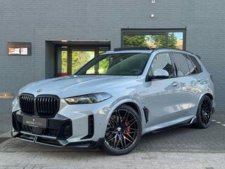 BMW X5 XDrive50e M-Sport | Softclose | Pano | Trekhaak | Luchtvering | Carbon | Brooklyn Grey