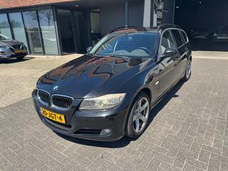 BMW 3-SERIE Touring 325i Business AUTOMAAT XENON LEDER PDC ORIG NL NAP