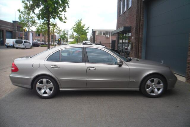 Mercedes-Benz E-Klasse E500 5.0 Avantgarde V8